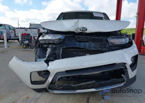 2020 Kia Soul Lx z USA, uszkodzony, nr VIN KNDJ23AU3L7045267